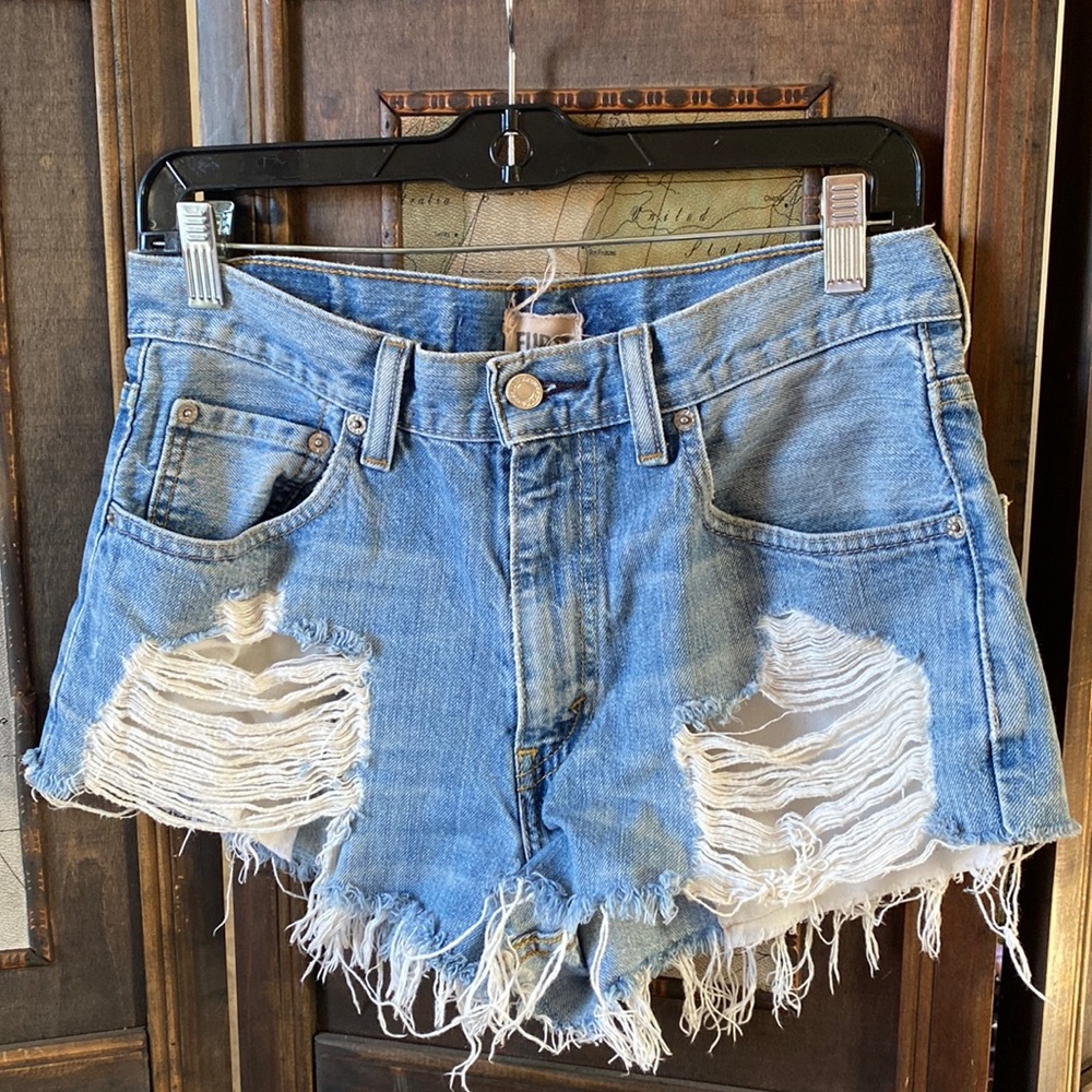 Furst of a Kind | Levi’s high waist denim shorts